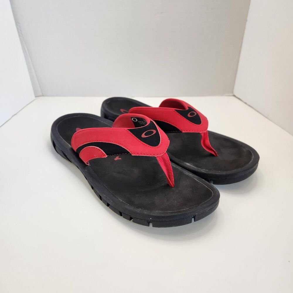 Oakley Flip Flops Men's Size 10 Black Red Thong Sandals Beach Swim Pool